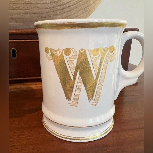 Rare Find:  William Sonoma Vintage 2012 Gold “W” Monogrammed Mugs. - Picture 3 of 6